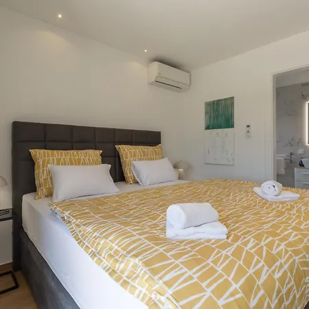 Mirela Lux Villa Sisan