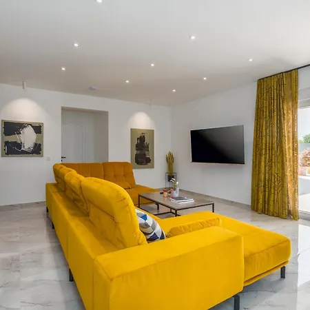 Villa Mirela Lux