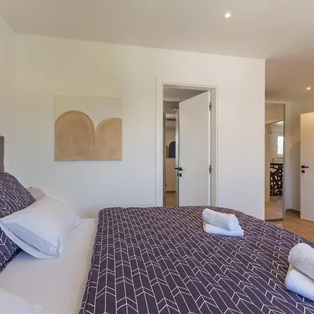 Mirela Lux Villa Sisan