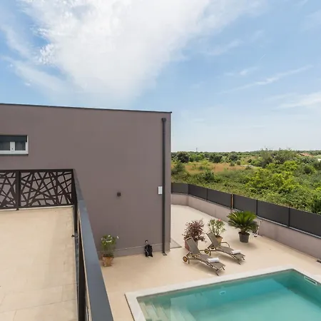 Villa Mirela Lux