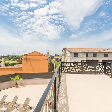 Mirela Lux Villa *