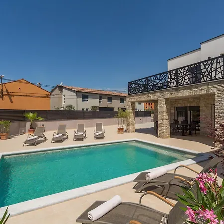 Mirela Lux Villa