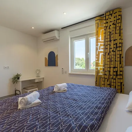 Villa Mirela Lux Sisan